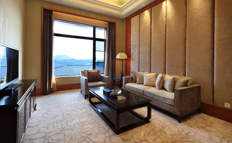 Dongguan Yingbing Hotel