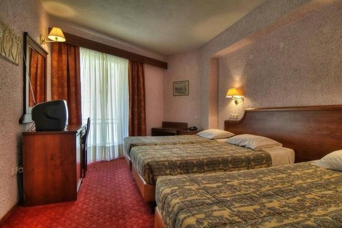 King Iniohos Hotel