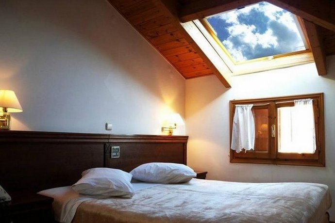 King Iniohos Hotel