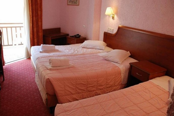 King Iniohos Hotel