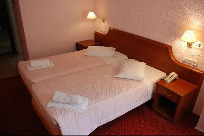 King Iniohos Hotel