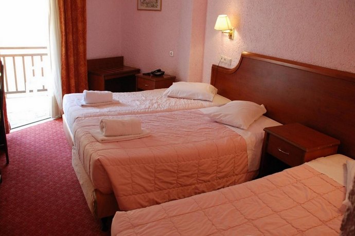 King Iniohos Hotel