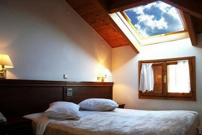 King Iniohos Hotel