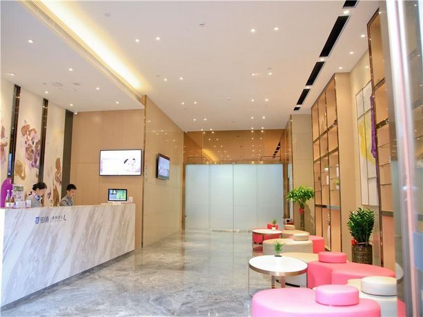 Lavande Hotel Shenzhen Dayun Center Henggang Metro Station