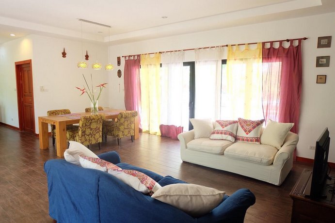 The Eight Green Pool Villa