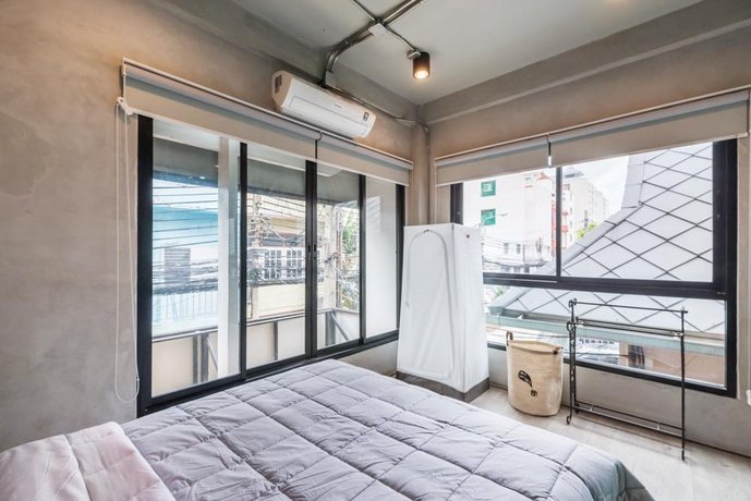 Light Loft at Victory Monument By Favstay