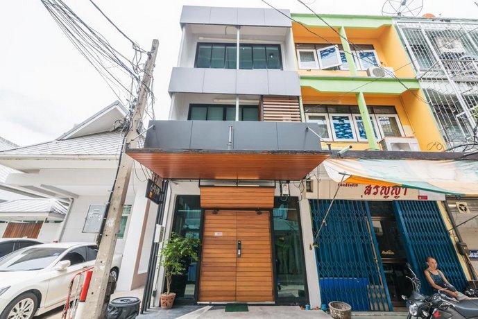 Light Loft at Victory Monument By Favstay
