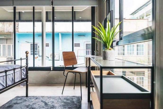 Light Loft at Victory Monument By Favstay