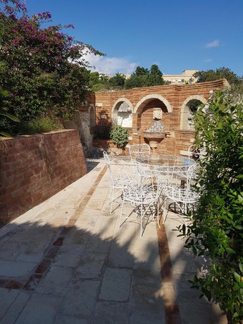 La Latomia Villa nei pressi del Teatro Greco