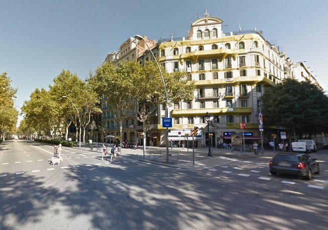 Gran Via - Three Bedroom Apartment