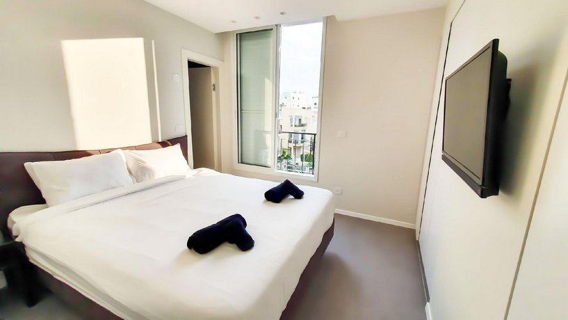 Design 3 Bdr Huge Rooftop Beach Side TL57