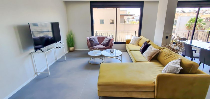Design 3 Bdr Huge Rooftop Beach Side TL57