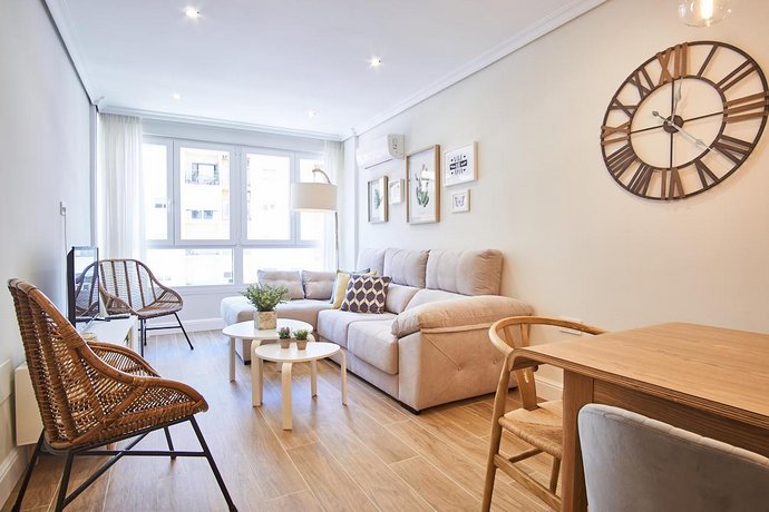 Riverside Central Deluxe Apartment