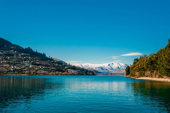 Lakeside Bliss