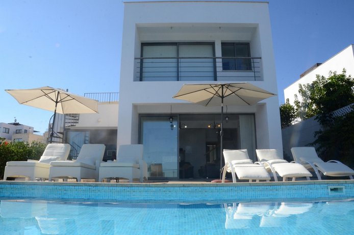 Enjoy a Holiday of a Lifetime Renting Your Own 5 Star Private Villa in Neo Chorio at the Best Rate
