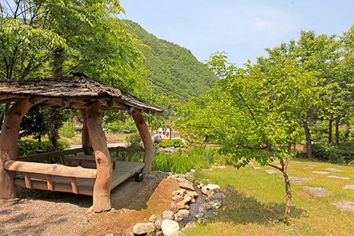 Danyang Yeonhwabong Peak Pension