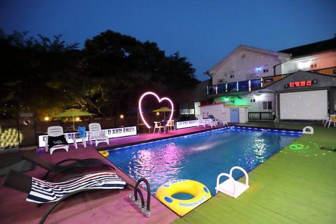 Hongcheon Sinyeong Pension