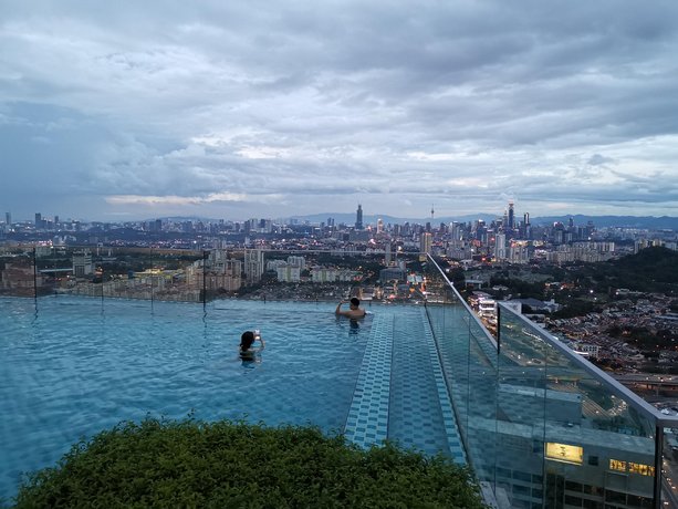 EkoCheras KLCC View Rooftop Pool and Gym MRT Direct Access