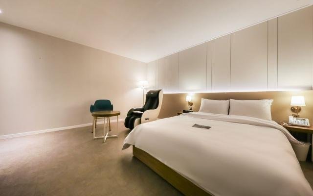 N7 Hotel