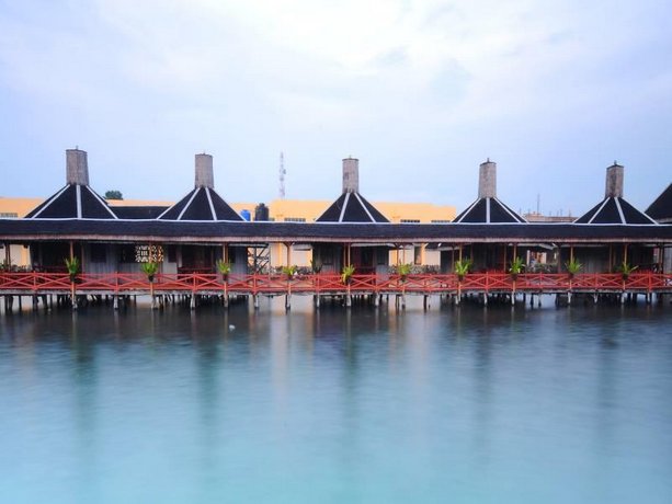 Dragon Inn Floating Resort