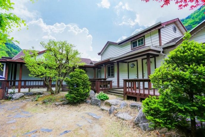 Danyang Eowoolim Pension