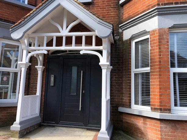 Deluxe Duplex with Deck & FREE Mini Bar