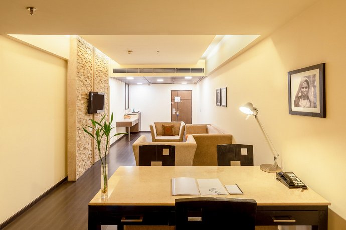 5 By OYO - Metropolitan