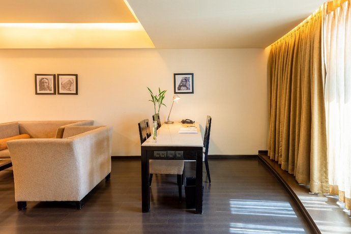 5 By OYO - Metropolitan