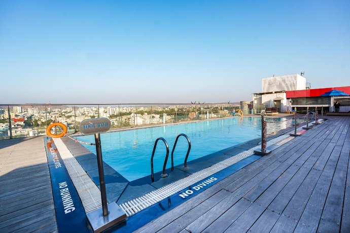 5 By OYO - Metropolitan
