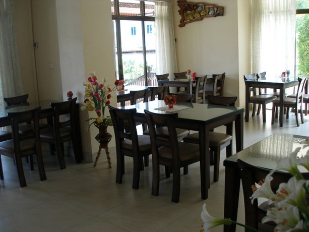 Rayong Lanna Hotel