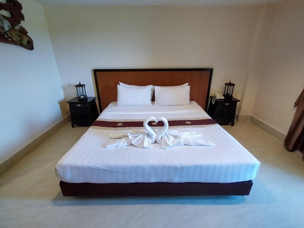 Rayong Lanna Hotel