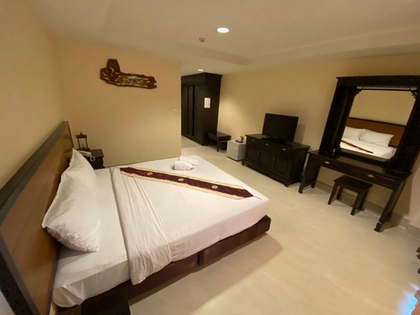 Rayong Lanna Hotel
