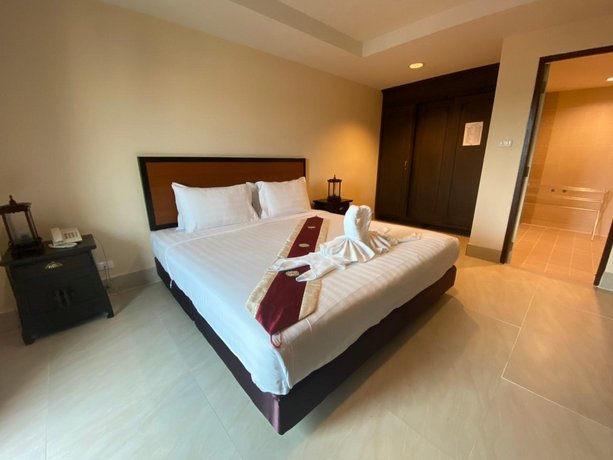 Rayong Lanna Hotel