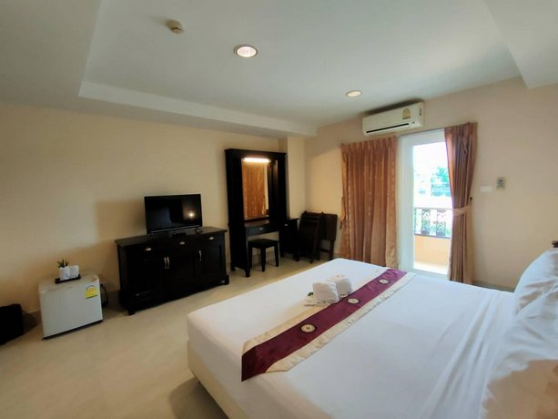 Rayong Lanna Hotel