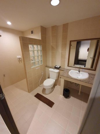 Rayong Lanna Hotel