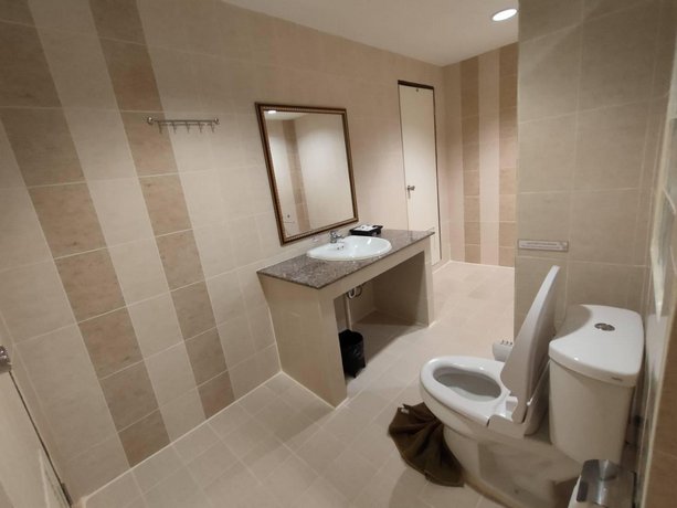 Rayong Lanna Hotel