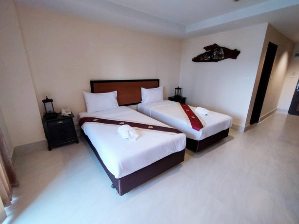 Rayong Lanna Hotel