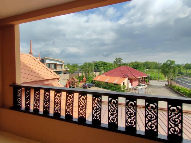 Rayong Lanna Hotel