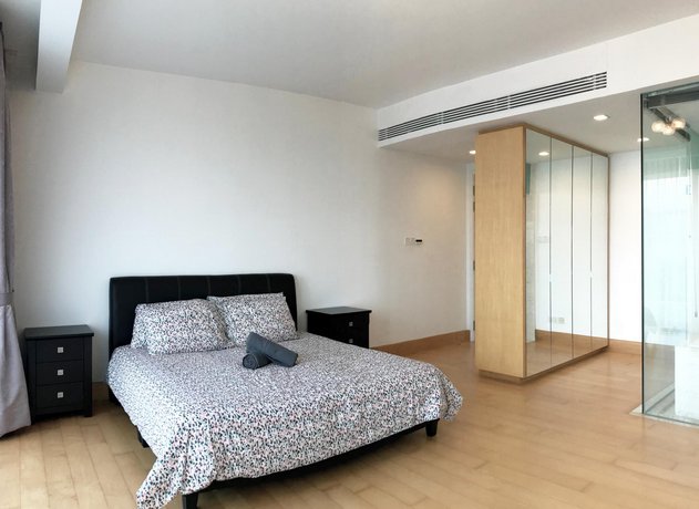4br Embassy View Suite 7 Large Pool Free Parking