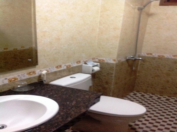 Vuong Hoan Hotel 2