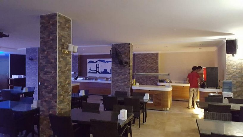 Comet De Luxe Hotel