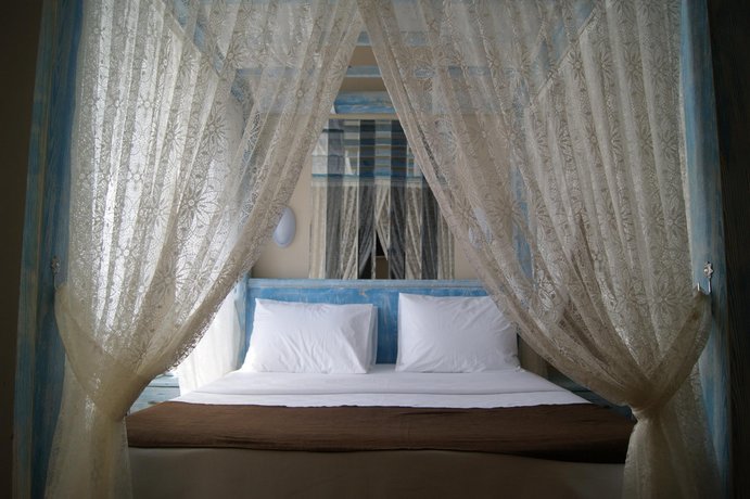 Comet De Luxe Hotel