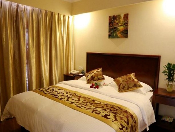 GreenTree Inn JiangSu SuZhou Industrial Zone YangCheng Lake WeiTing Mong Kok Express Hotel