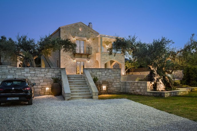 Villa Antonousa
