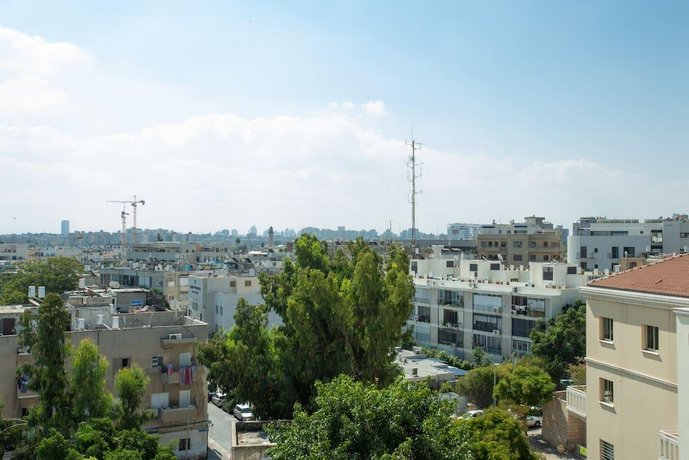 Sophisticated 3BR Penthouse in Jaffa's market