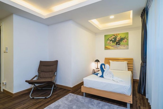 Patong Hill sea view villa 4 bedroom private pool