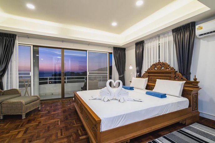 Patong Hill sea view villa 4 bedroom private pool