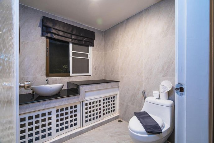 Patong Hill sea view villa 4 bedroom private pool