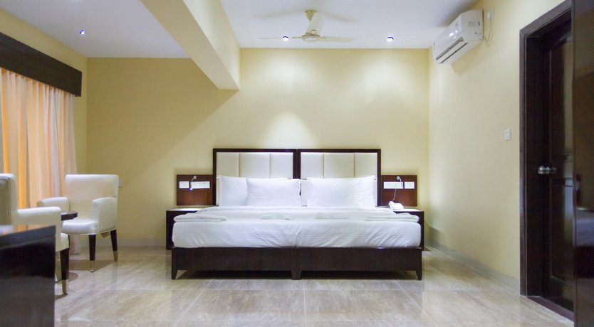 Hotel Karishma Grand