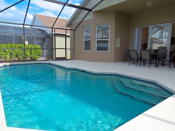 Davenport Area Pool Homes by Sunny OVH